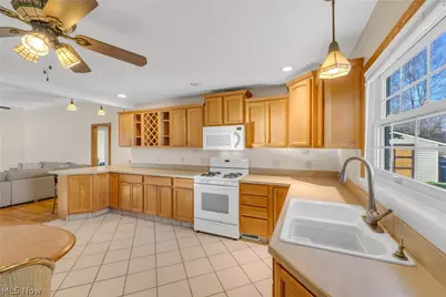 9441 Lindbergh Boulevard, Olmsted Falls, OH 44138 - Photo 14