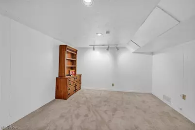 9441 Lindbergh Boulevard, Olmsted Falls, OH 44138 - Photo 22