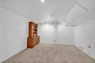 9441 Lindbergh Blvd, Olmsted Falls, OH 44138 - Photo 22