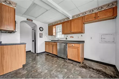 9704 S Highland Avenue, Garfield Heights, OH 44125 - Photo 14