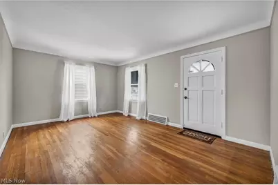 21601 Gardenview Drive, Maple Heights, OH 44137 - Photo 4