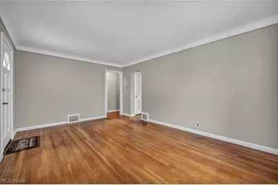 21601 Gardenview Drive, Maple Heights, OH 44137 - Photo 6