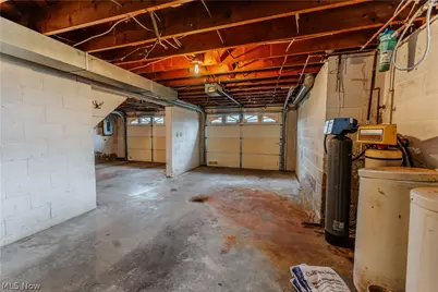 3967 Crooked Run Road NW, New Philadelphia, OH 44663 - Photo 32