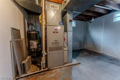 3967 Crooked Run Road NW, New Philadelphia, OH 44663 - Photo 28