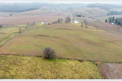 3967 Crooked Run Road NW, New Philadelphia, OH 44663 - Photo 2