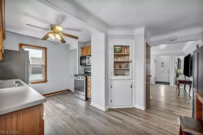 6133 W 54th Street, Parma, OH 44129 - Photo 8