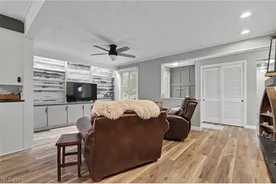 701 Edgewood Street SE, North Canton, OH 44720 - Photo 6