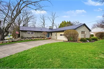 701 Edgewood Street SE, North Canton, OH 44720 - Photo 1