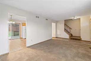 103 W Crosier St, Akron, OH 44311 - Photo 2