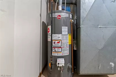 732 Vernon Odom Boulevard, Akron, OH 44307 - Photo 22