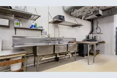 2000 E Wheeling Avenue, Cambridge, OH 43725 - Photo 38