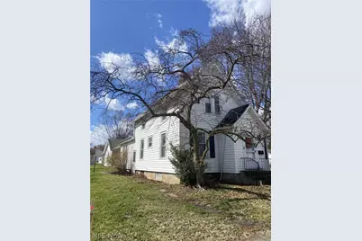 418 Adams Avenue, Huron, OH 44839 - Photo 2