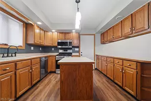 736 Lake Erie St, Conneaut, OH 44030 - Photo 6