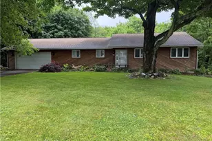 736 Lake Erie St, Conneaut, OH 44030 - Photo 2