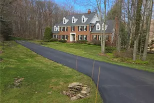 9230 Amber Wood Dr, Kirtland, OH 44094 - Photo 2