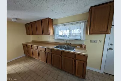 56 Marion Avenue, Mogadore, OH 44260 - Photo 8