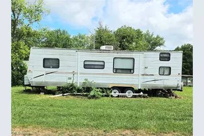 99 E Apple Blossom Way, Elizabeth, WV 26143 - Photo 2