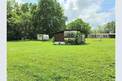 99 E Apple Blossom Way, Elizabeth, WV 26143 - Photo 16
