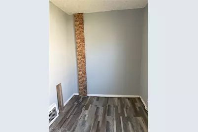 2083 W 42nd Street, Loveland, OH 44113 - Photo 2