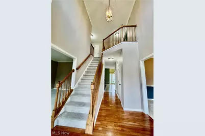 8820 Chaucer Boulevard, Grandview Heights, OH 44147 - Photo 2