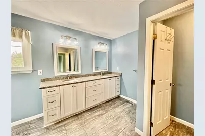 8820 Chaucer Boulevard, Grandview Heights, OH 44147 - Photo 16