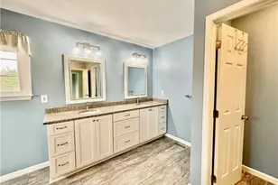 8820 Chaucer Blvd, Grandview Heights, OH 44147 - Photo 16