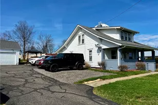 224 Woodvue Ln, Wintersville, OH 43953 - Photo 2