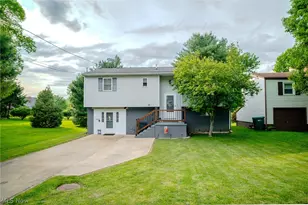 814 W 4th St, Williamstown, WV 26187 - Photo 2