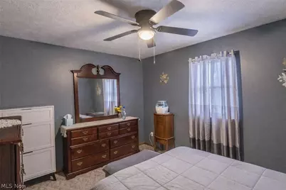 814 W 4th Street, Williamstown, WV 26187 - Photo 14