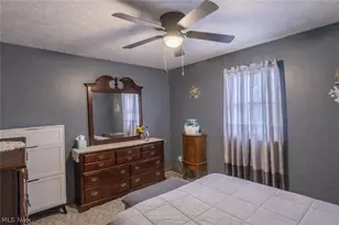 814 W 4th St, Williamstown, WV 26187 - Photo 14