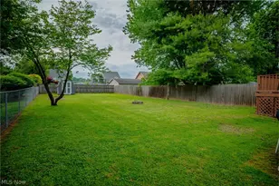 814 W 4th St, Williamstown, WV 26187 - Photo 32