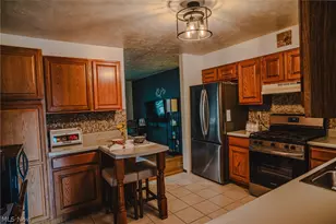 814 W 4th St, Williamstown, WV 26187 - Photo 10