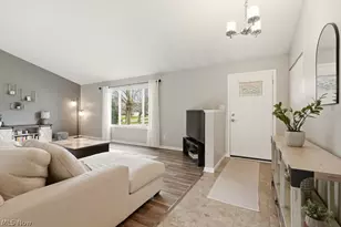 32430 N Roundhead Dr, Solon, OH 44139 - Photo 2