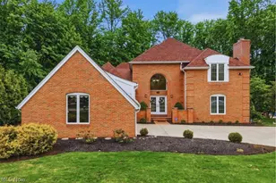 309 High Bluff, Aurora, OH 44202 - Photo 2