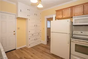 81 E Dalton St, Akron, OH 44310 - Photo 12