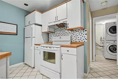 1323 Red Tail Hawk Court #4, Youngstown, OH 44512 - Photo 14