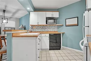 1323 Red Tail Hawk Ct, Youngstown, OH 44512 - Photo 12