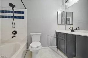 1323 Red Tail Hawk Ct, Youngstown, OH 44512 - Photo 22