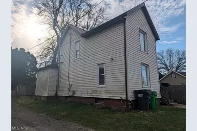 216 N 15th St, Coshocton, OH 43812 - Photo 2