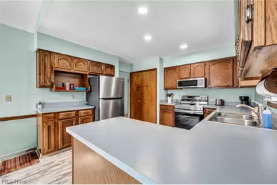 9841 Brookline Oval, Strongsville, OH 44136 - Photo 10
