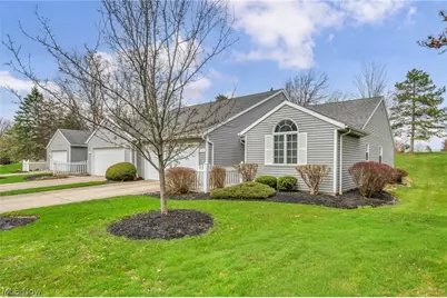 9841 Brookline Oval, Strongsville, OH 44136 - Photo 2