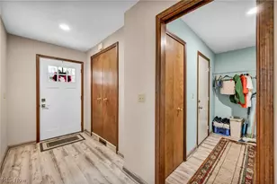 9841 Brookline Oval, Strongsville, OH 44136 - Photo 8