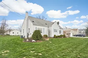 122 Fenton Ave, Mogadore, OH 44260 - Photo 2