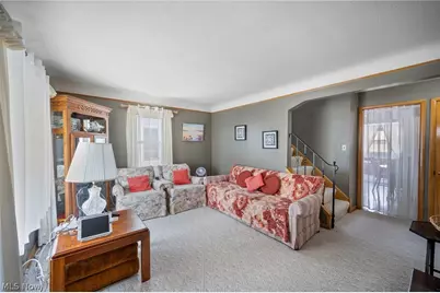 13019 Darlington Avenue, Garfield Heights, OH 44125 - Photo 6