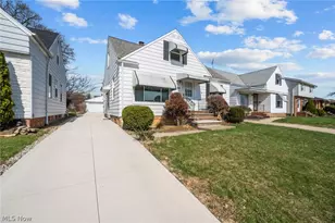 13019 Darlington Ave, Garfield Heights, OH 44125 - Photo 2
