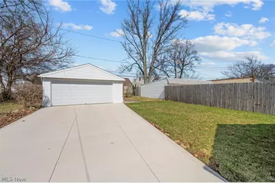 13019 Darlington Avenue, Garfield Heights, OH 44125 - Photo 34