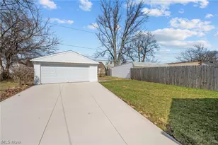 13019 Darlington Ave, Garfield Heights, OH 44125 - Photo 34