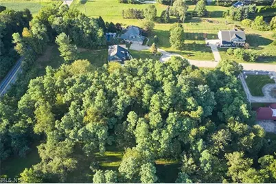 4872 Autumn Leaves Drive, Akron, OH 44333 - Photo 2