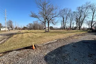 2022 Tanner Ave SW, Canton, OH 44706 - Photo 4