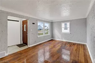 5571 Oakwood Ave, Maple Heights, OH 44137 - Photo 6